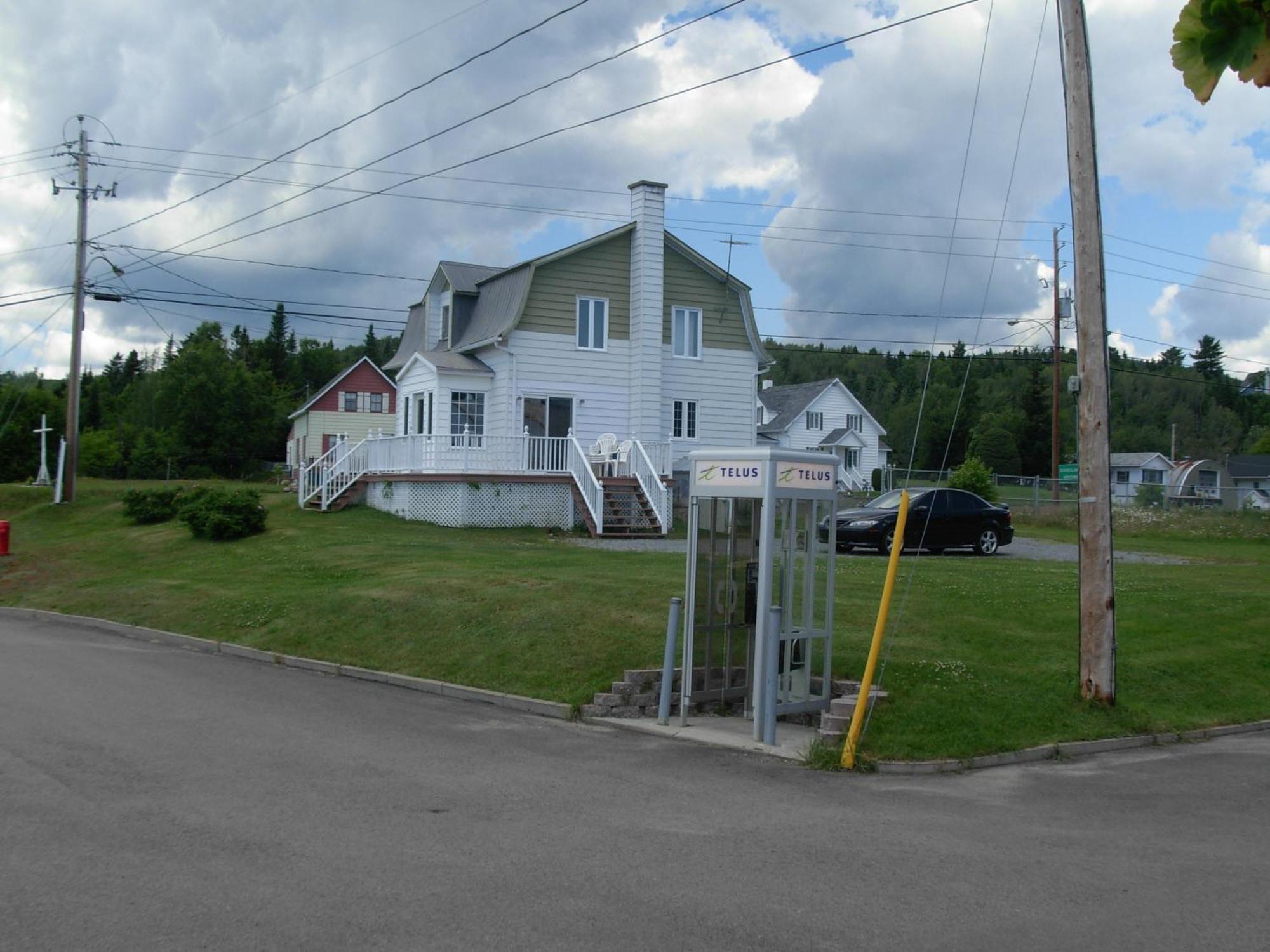 Motel Et Chalets Bo-Fleuve Evangeline Saint-Simeon  Room photo