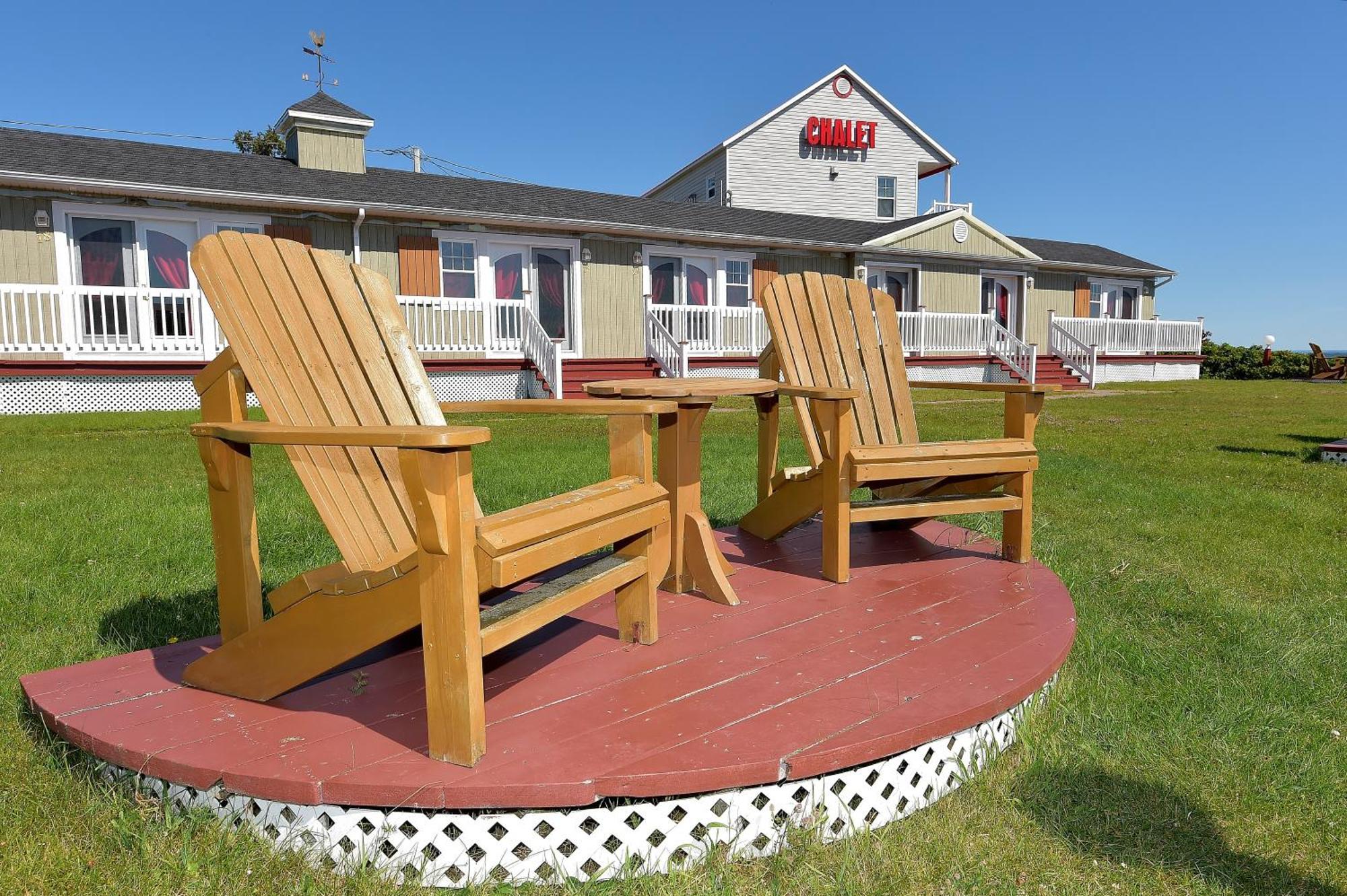 Motel Et Chalets Bo-Fleuve Evangeline Saint-Simeon  Room photo