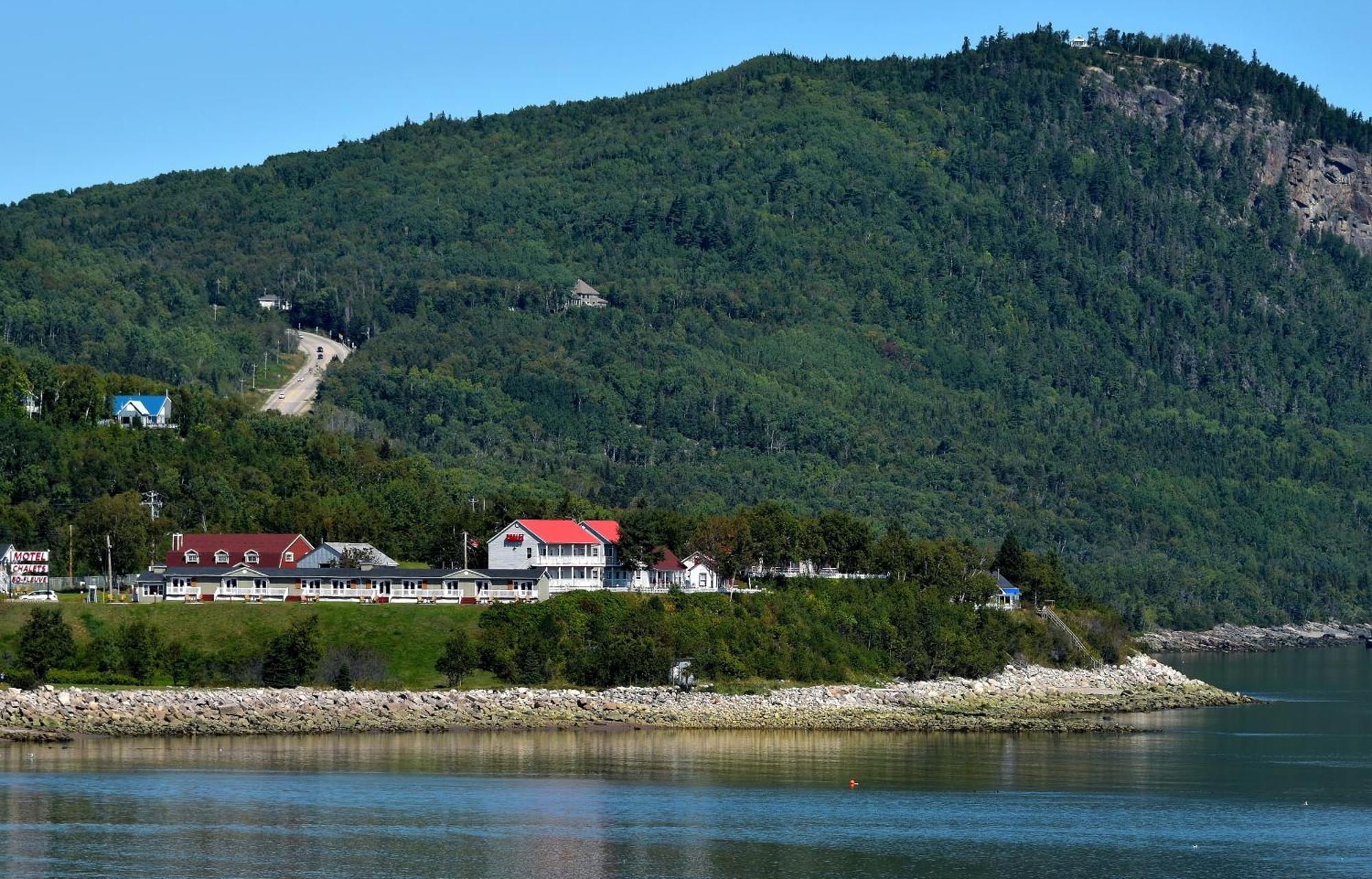 Motel Et Chalets Bo-Fleuve Evangeline Saint-Simeon  Room photo