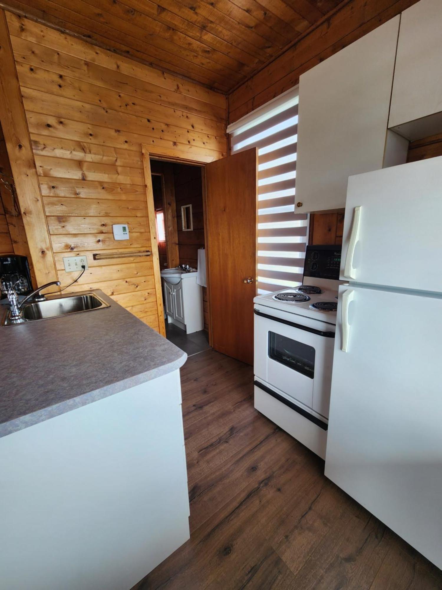Motel Et Chalets Bo-Fleuve Evangeline Saint-Simeon  Exterior photo