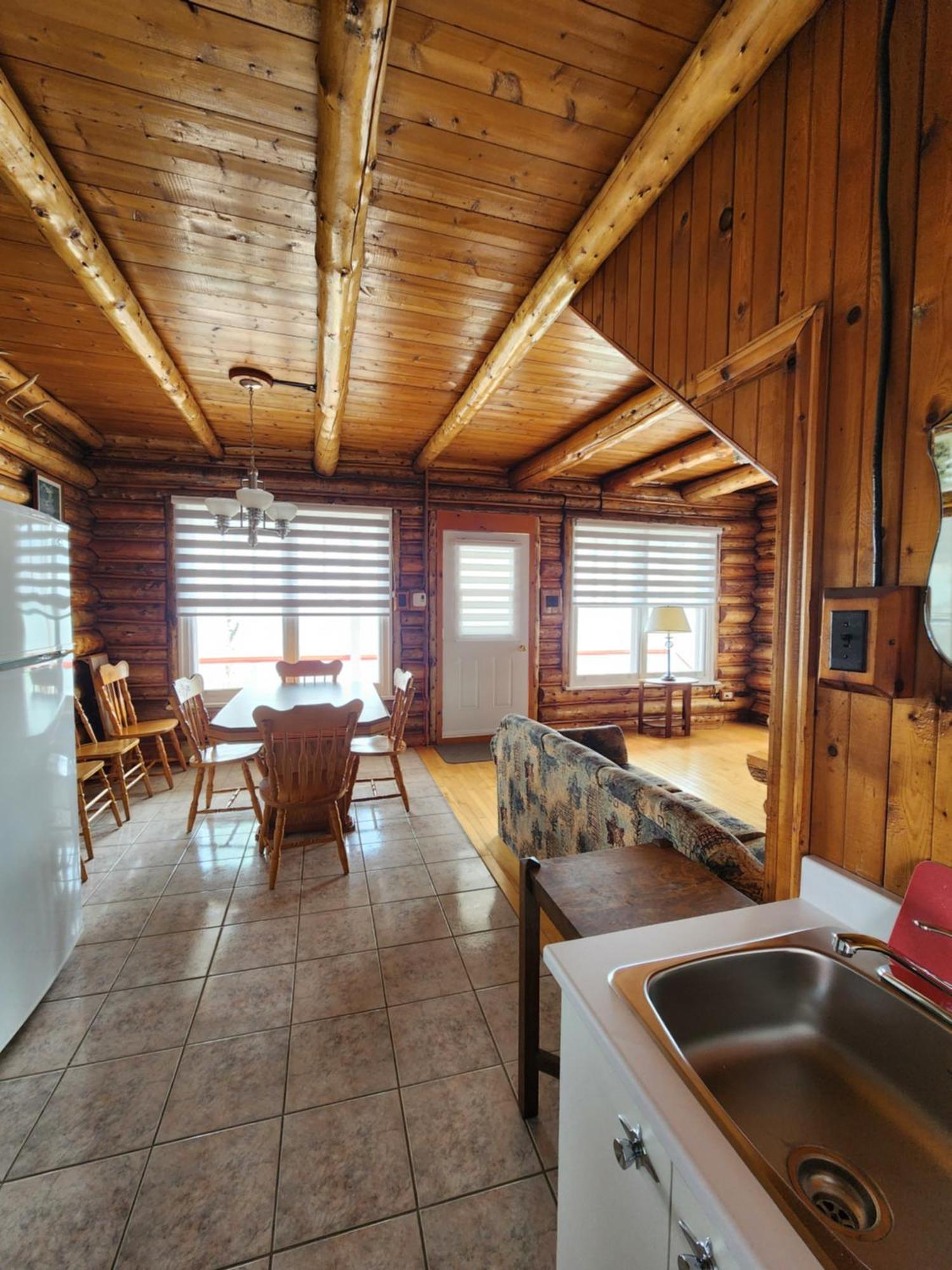 Motel Et Chalets Bo-Fleuve Evangeline Saint-Simeon  Exterior photo
